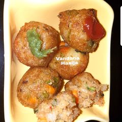 A picture of Dry fruits fritters.