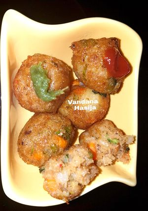 A picture of Dry fruits fritters.