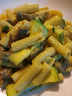 Una foto de Pasta con crema de chile serrano