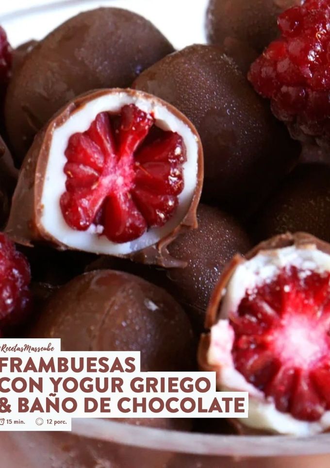 Una foto de Frambuesas con yogur griego bañadas en chocolate