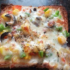 A picture of Bread pizza.