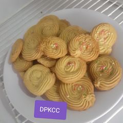 A picture of Piping Cookies.
