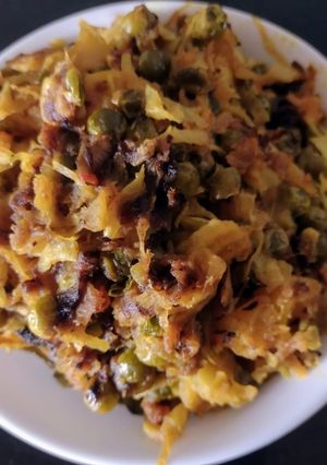 বাঁধাকপি ঘন্ট(bandhakopir ghonto recipe in Bengali) রেসিপির প্রধান ছবি