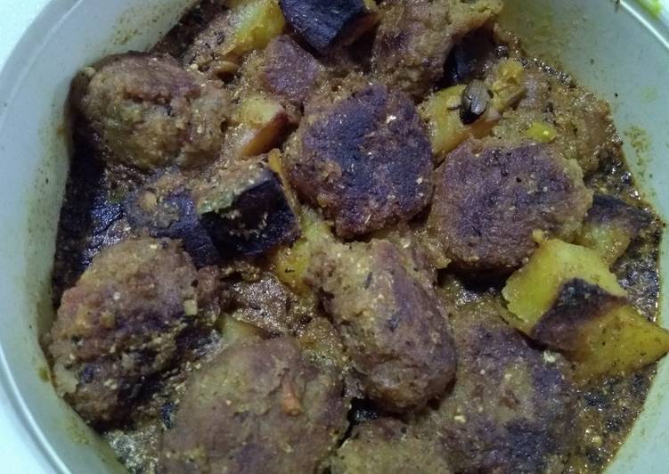 Raw banana kofta curry