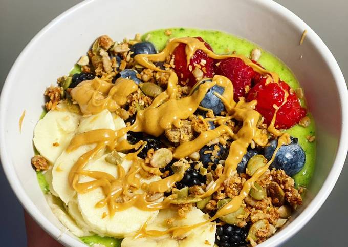 Steps to Prepare Super Quick Homemade Green Smoothie Bowl