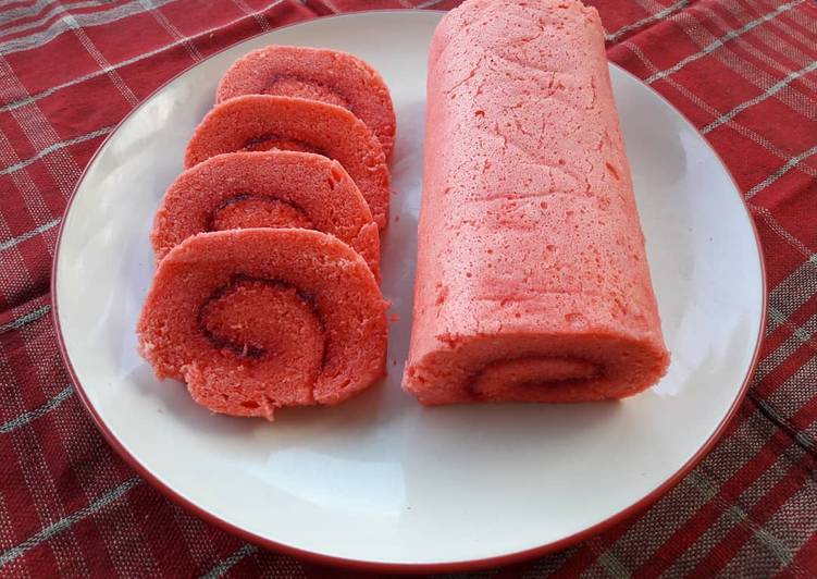 Bolu Gulung Kukus Strawberry