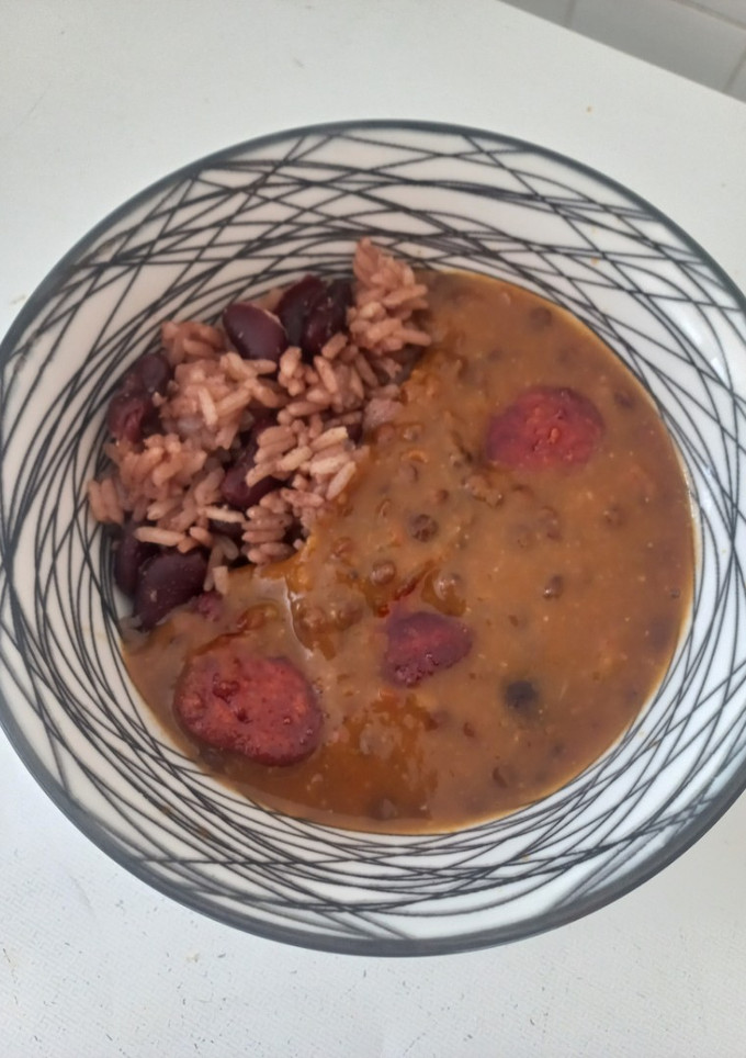 Una foto de Lentejas con chorizo de la abuela