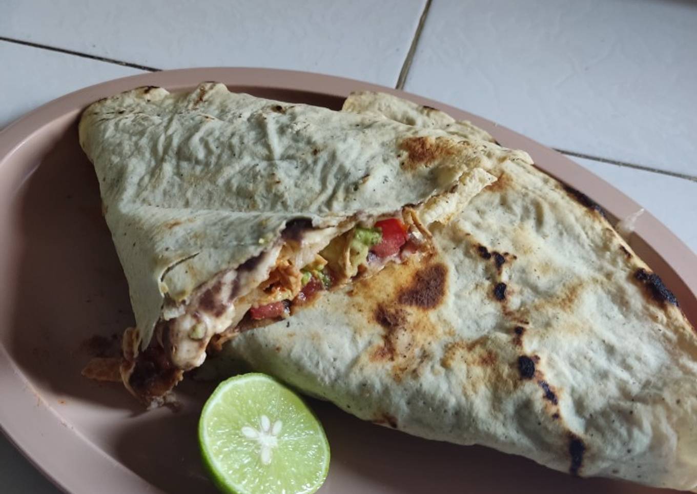 Tlayudas de tinga de pollo oaxaqueñas