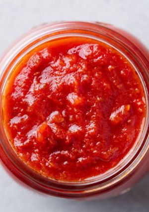 Una foto de Salsa de tomates y anchoas express