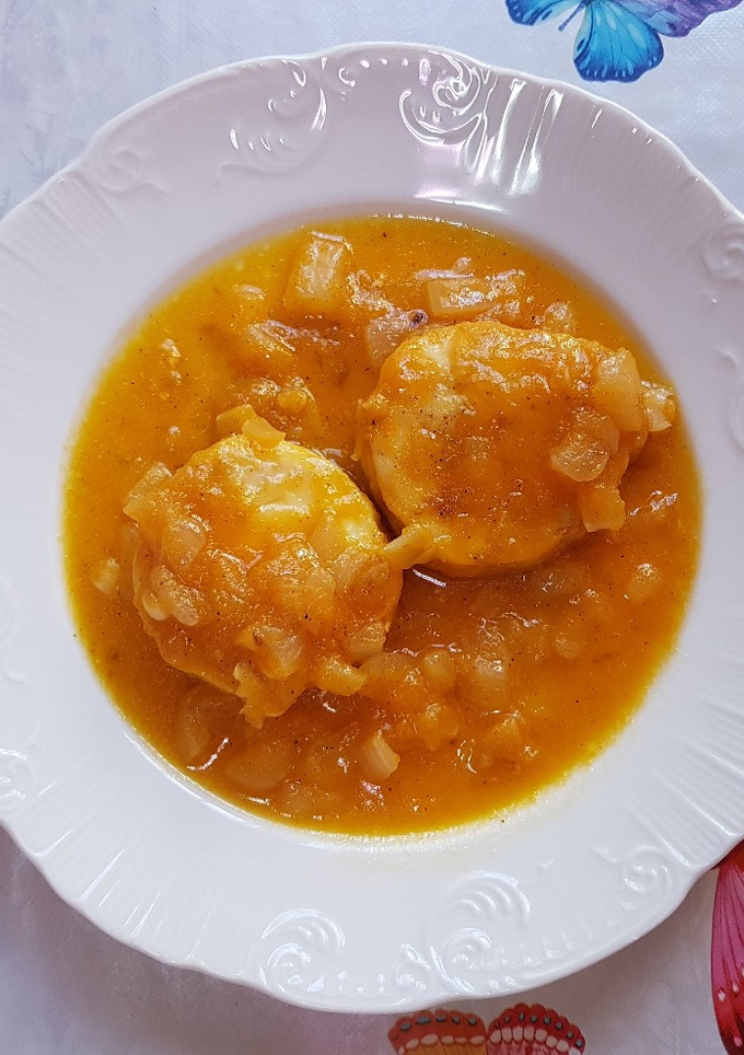 Una foto de Merluza con salsa de zanahoria 🥕