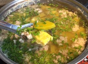 Hình của món Canh bí ngô non Nhật thịt bằm.