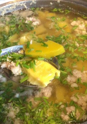 Hình của món Canh bí ngô non Nhật thịt bằm.