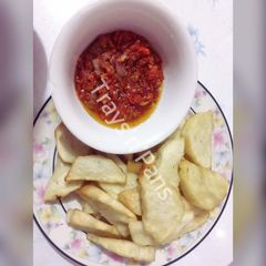 A picture of Pepper Sauce & Fried Yam.