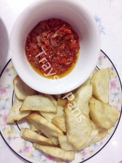 A picture of Pepper Sauce & Fried Yam.
