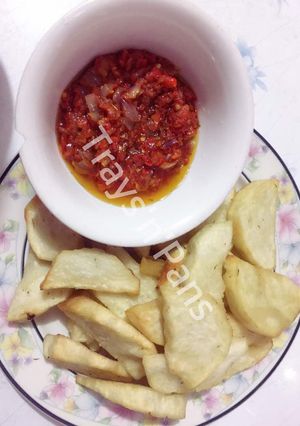 A picture of Pepper Sauce & Fried Yam.