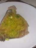 Atún a la plancha con salsa ajito