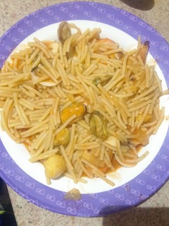 Una foto de Fideos a la marinera