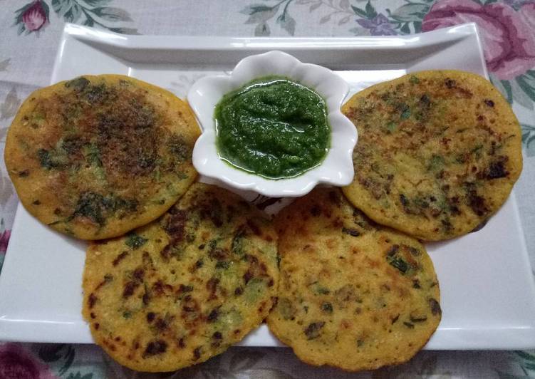 Recipe of Quick Besan &amp; Rava methi pancake