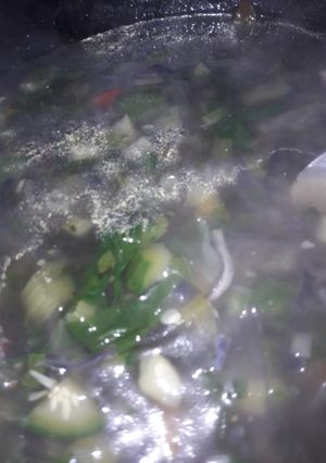 Una foto de Sopa de verduras cortadas a cuchillo