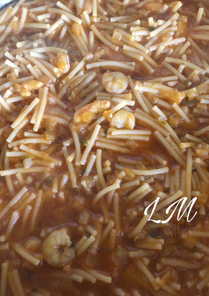 Una foto de Fideuá de gambas