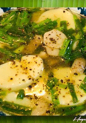 Hình của món Canh Hẹ, Đậu Hũ Trứng Nấu Nấm Rơm.