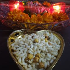 Puffed rice chana mixture A picture of Puffed rice chana mixture.
