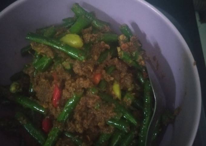 Bagaimana Menyiapkan Kacang panjang bumbu begana yang Bisa Manjain Lidah