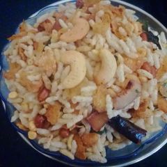 Cornflakes mixture A picture of Cornflakes mixture.