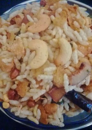 A picture of Cornflakes mixture.