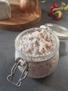 Une photo de Tartinade radis - fromage de chèvre