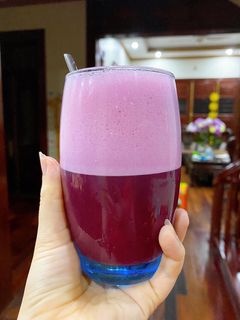 Hình của món Nước ép: Bắp cải tím, táo, dứa.