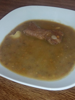 Una foto de Lentejas con costilla
