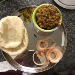 A picture of Chole Bhature.