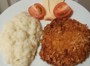 Cornflakes karaj, karfiolpürével recept fotója