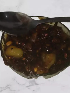 A picture of Raw Mangoes Pickle.