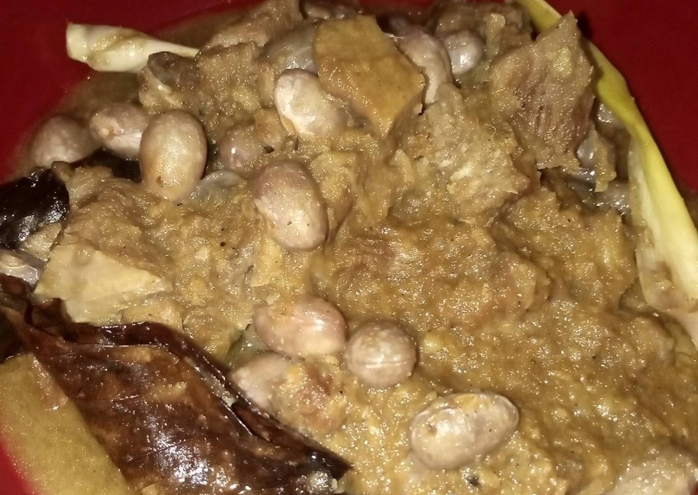 Kukumbu kacang merah daging sapi (Rendang kacang merah)