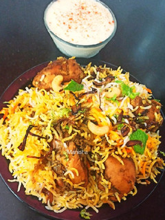 A picture of Handi Chicken Biryani.