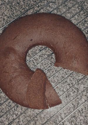 Una foto de Torta saludable de banana y cacao 🍌🥰