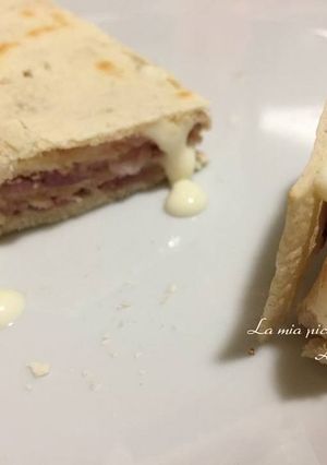 Foto di Mini rotolo di piadina con prosciutto crudo