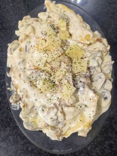 Una foto de Escalopines de pollo en salsa de hongos