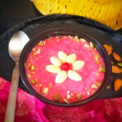 A picture of Beetroot rice kheer.