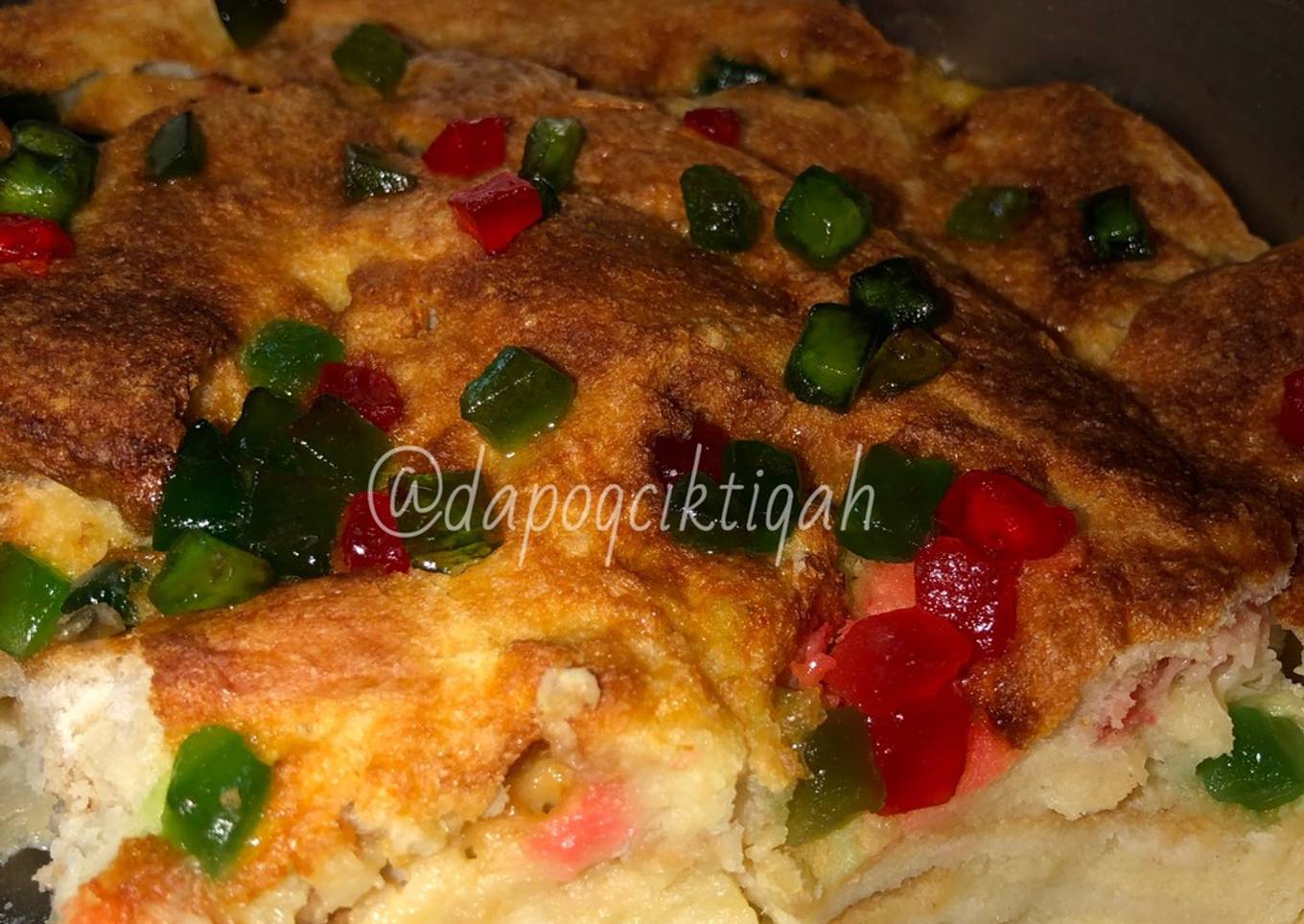 Puding roti dalam penggorengan