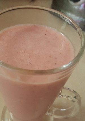 Una foto de Jugo de avena con fresas