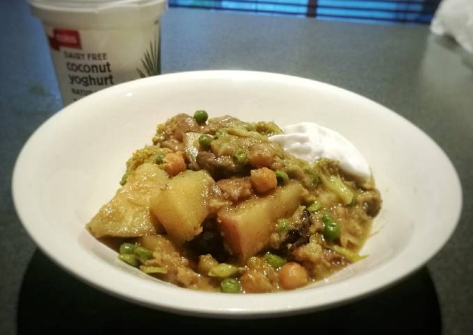 Recipe of Ultimate Broccoli, Mushroom, Potato, Peas & Chickpea Curry (Vegan/Veg)