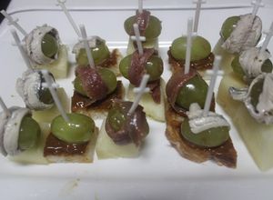Una foto de Pinchos de anchoas y boquerones