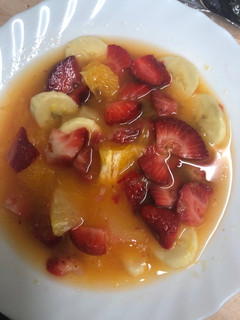 Una foto de 134. Macedonia de frutas (postre)