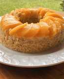 Torta invertida de durazno y avena