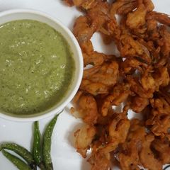 A picture of Kanda Bhaji.