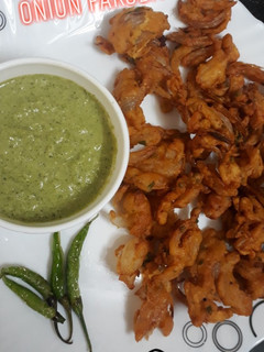 A picture of Kanda Bhaji.
