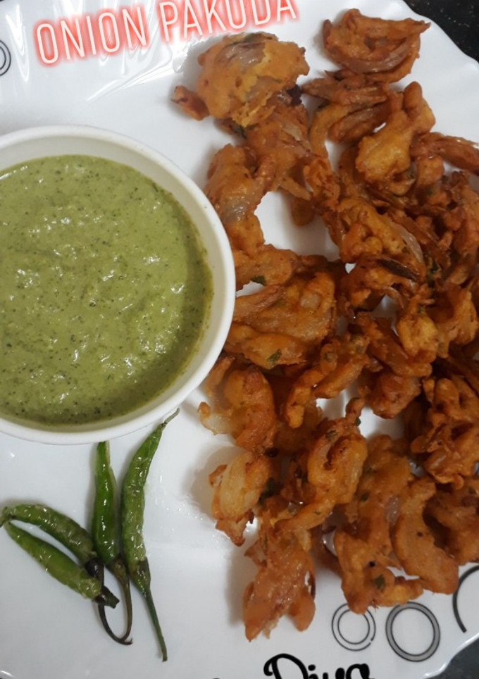 A picture of Kanda Bhaji.